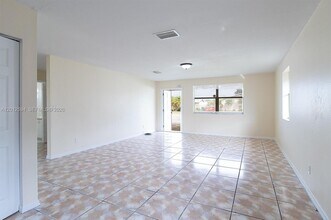 455 NW 14th St in Florida City, FL - Building Photo - Building Photo