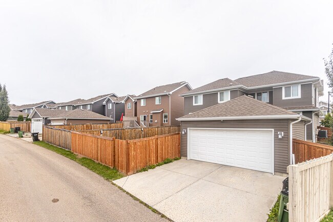 6846 Evans Wynd NW in Edmonton, AB - Building Photo - Building Photo