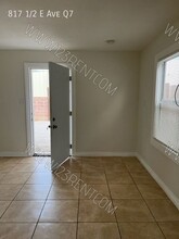 817 E Ave Q7 in Palmdale, CA - Building Photo - Building Photo