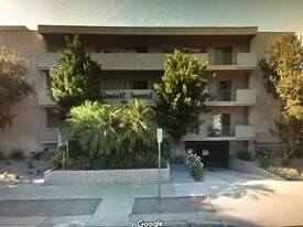 11255 Camarillo St Apartments