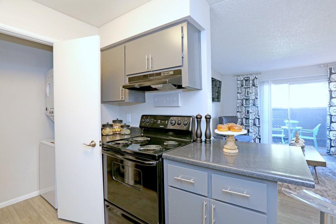 Arcadia Walk in Phoenix, AZ - Building Photo