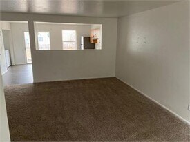 7844 S Kalispell Cir in Englewood, CO - Building Photo