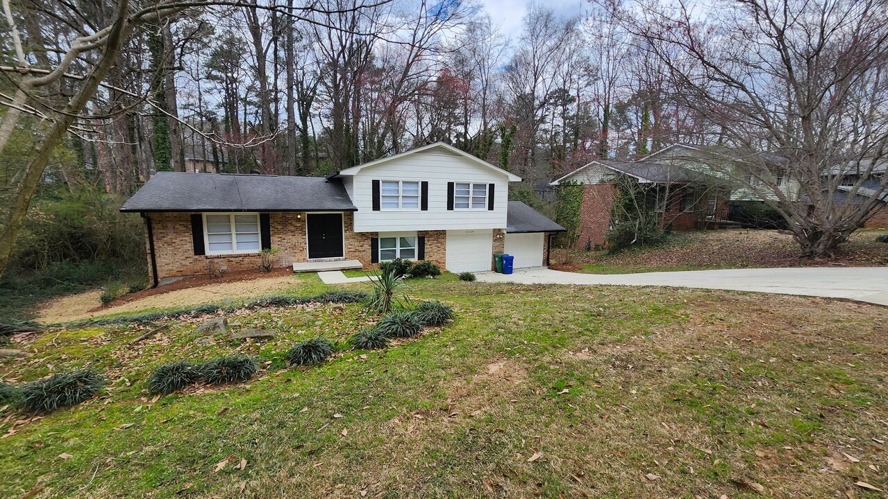 2109 Newgate Dr in Decatur, GA - Building Photo