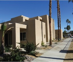 Shadow Mountain Apartments in Palm Desert, CA - Building Photo - Building Photo