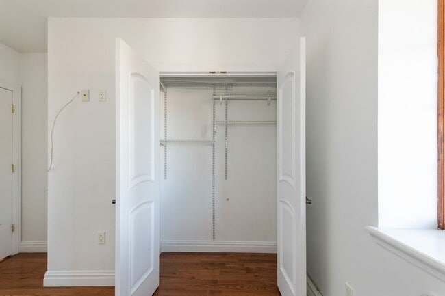 25-25 Newtown Ave in Queens, NY - Building Photo - Building Photo