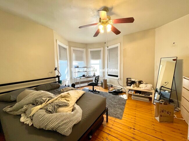 19 Sachem St, Unit A in Boston, MA - Foto de edificio - Building Photo