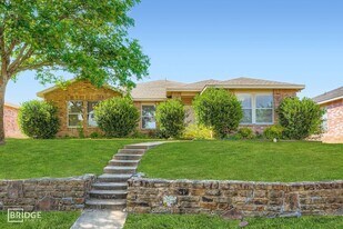1395 Stewart Dr in Rockwall, TX - Building Photo