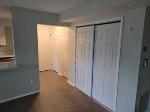 418 Riviera Dr in St. Clair Shores, MI - Building Photo - Building Photo