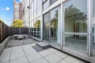 3100 E Cherry Creek S Dr in Denver, CO - Building Photo - Building Photo