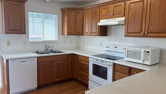 629 W 40 N St in Orem, UT - Building Photo