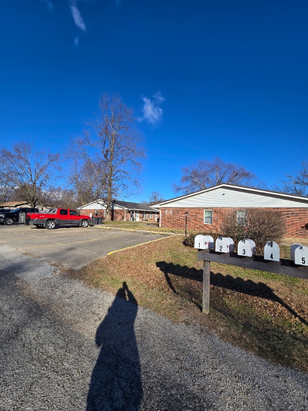 203 Silverleaf St in Exeter, MO - Building Photo - Building Photo