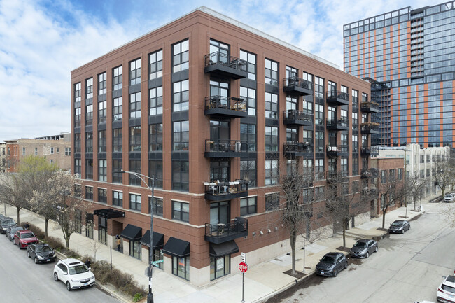 1260 W Washington Blvd
