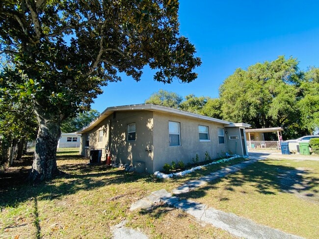4410 N 40th St in Tampa, FL - Building Photo - Building Photo