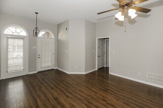 10229 Cottage Farms Dr in Memphis, TN - Building Photo - Building Photo
