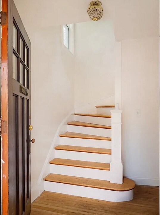 38 Burgoyne St in Boston, MA - Building Photo