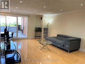 3025 The Credit Woodlands in Mississauga, ON - Building Photo - Building Photo