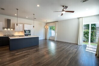 11502 Royal Tower Pl in Houston, TX - Building Photo - Building Photo
