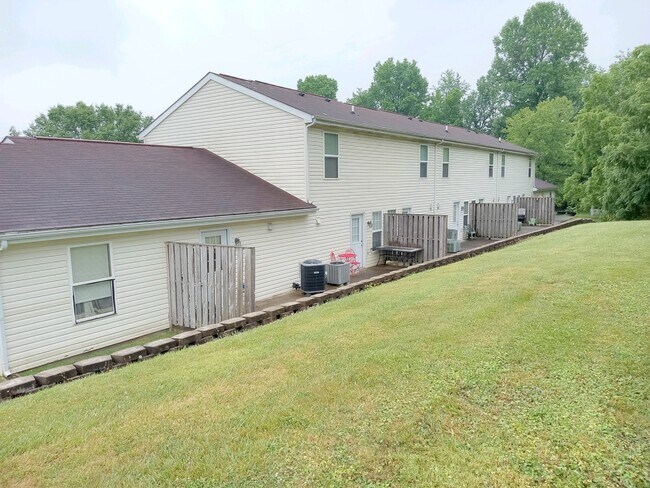 Betty Jane Apartments in London, KY - Building Photo - Building Photo