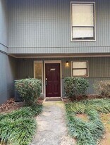 6222 Overlook Rd NW in Norcross, GA - Building Photo