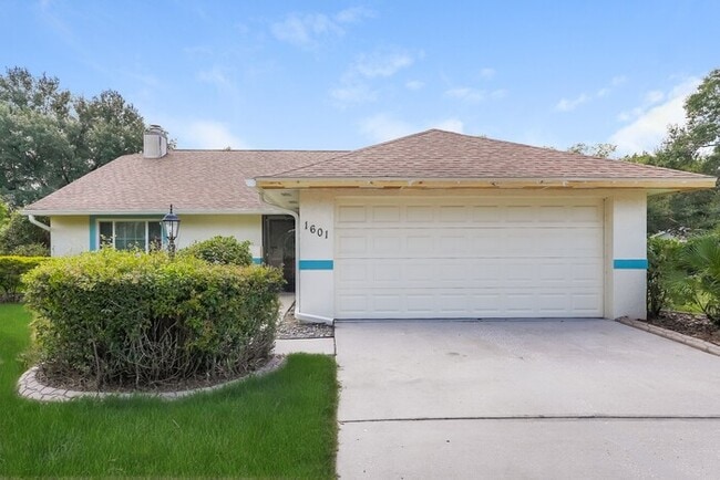 property at 1601 Bent Pine Way