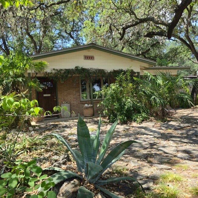1111 W Oltorf St in Austin, TX - Building Photo - Building Photo