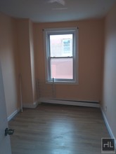94-27 Merrick Blvd-Unit -4 BEEDROOMS in Queens, NY - Building Photo - Building Photo
