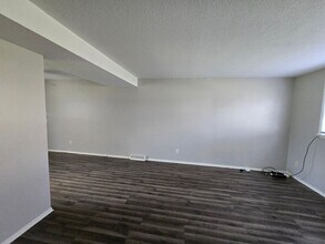 2618 Magnolia Dr in Bettendorf, IA - Building Photo - Building Photo