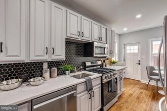 1553 S Woodstock St in Philadelphia, PA - Building Photo - Building Photo