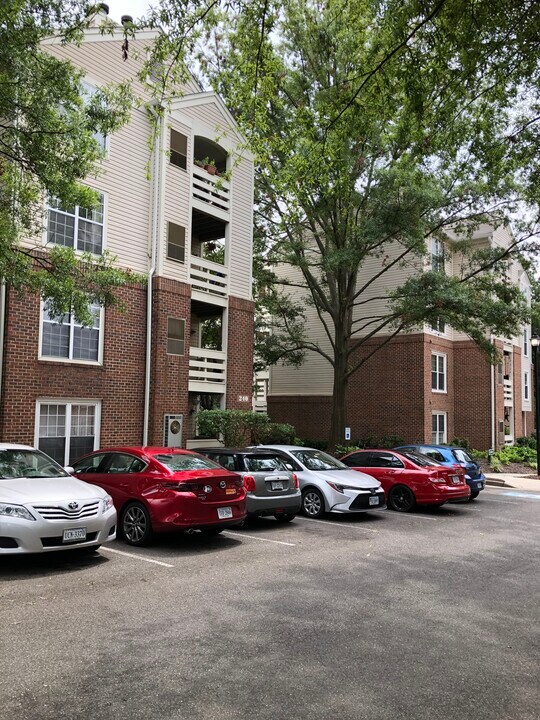 240 S Reynolds St in Alexandria, VA - Building Photo