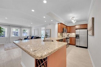 615 NE 12th Ave in Fort Lauderdale, FL - Foto de edificio - Building Photo