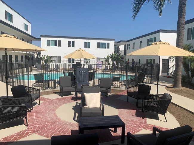 Villa Campana/Crestview/Riviera in Camarillo, CA - Building Photo - Building Photo
