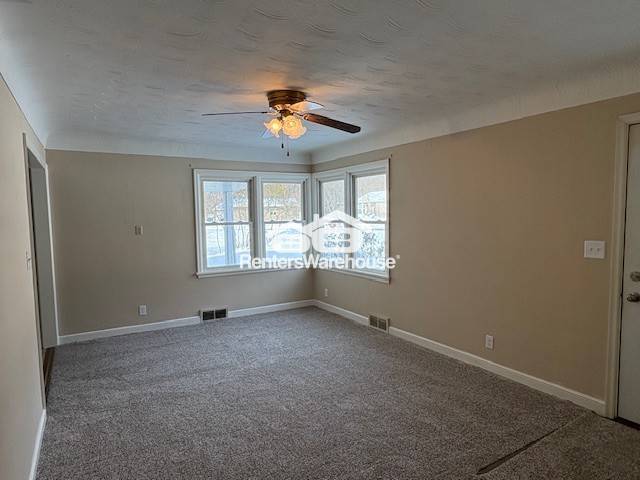 16 West Rd in Circle Pines, MN - Foto de edificio - Building Photo