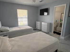 3825 Patio Ct in Lake Worth Beach, FL - Building Photo - Building Photo