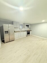 12090 Canal St in Willis, TX - Building Photo - Building Photo