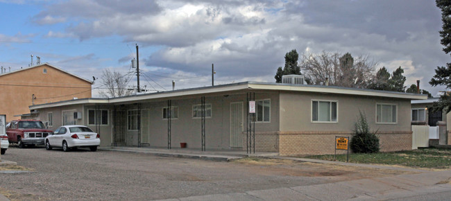 1112 Palomas Dr SE in Albuquerque, NM - Building Photo - Building Photo