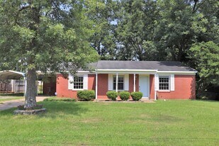 919 Green Ridge Rd in Montgomery, AL - Building Photo