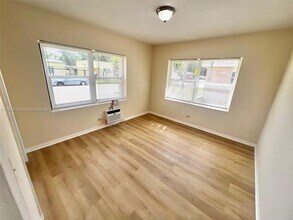 700 NE 85th St in Miami, FL - Building Photo - Building Photo