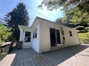 726 Middle Fork Rd in Blowing Rock, NC - Building Photo - Building Photo