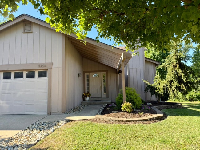 property at 11350 Meadowside Dr