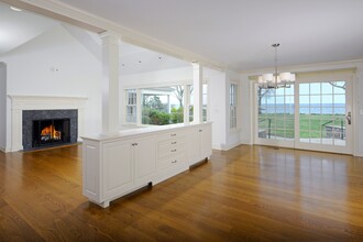 30 Rocky Point Rd in Greenwich, CT - Building Photo - Building Photo