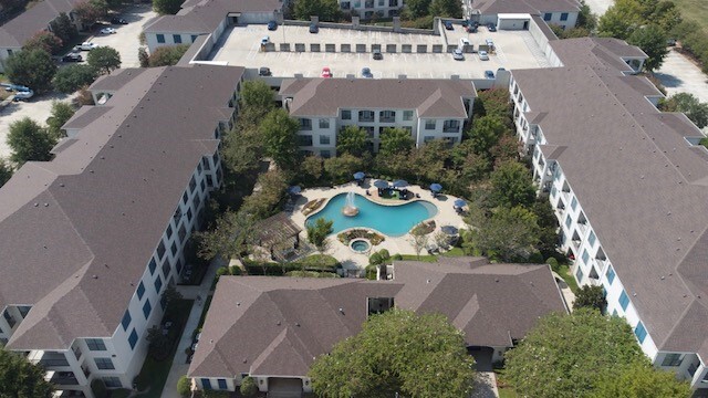 Paramount at Cedar Lodge in Baton Rouge, LA - Foto de edificio - Building Photo