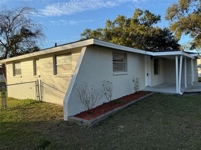 6039 20th St in Zephyrhills, FL - Building Photo - Building Photo