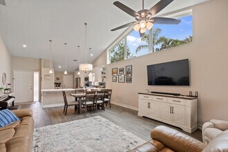 1401 Mahogany Pl in Palm Beach Gardens, FL - Building Photo - Building Photo
