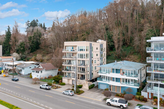 Pointe West in Seattle, WA - Building Photo - Building Photo