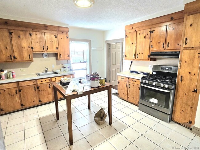 27 Bidwell Ave in East Hartford, CT - Building Photo - Building Photo