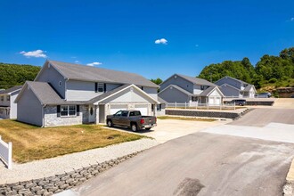 Pointe at Waynesville in Waynesville, MO - Foto de edificio - Building Photo