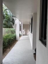 11370 12 Oaks Way in North Palm Beach, FL - Building Photo - Building Photo