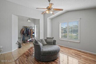 3240 Bell Point Dr in El Paso, TX - Building Photo - Building Photo