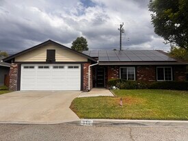 925 Royal Oaks Dr in Monrovia, CA - Building Photo