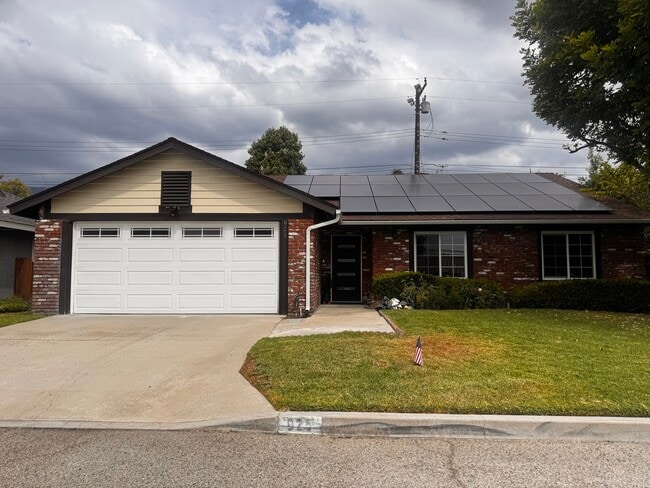 property at 925 Royal Oaks Dr